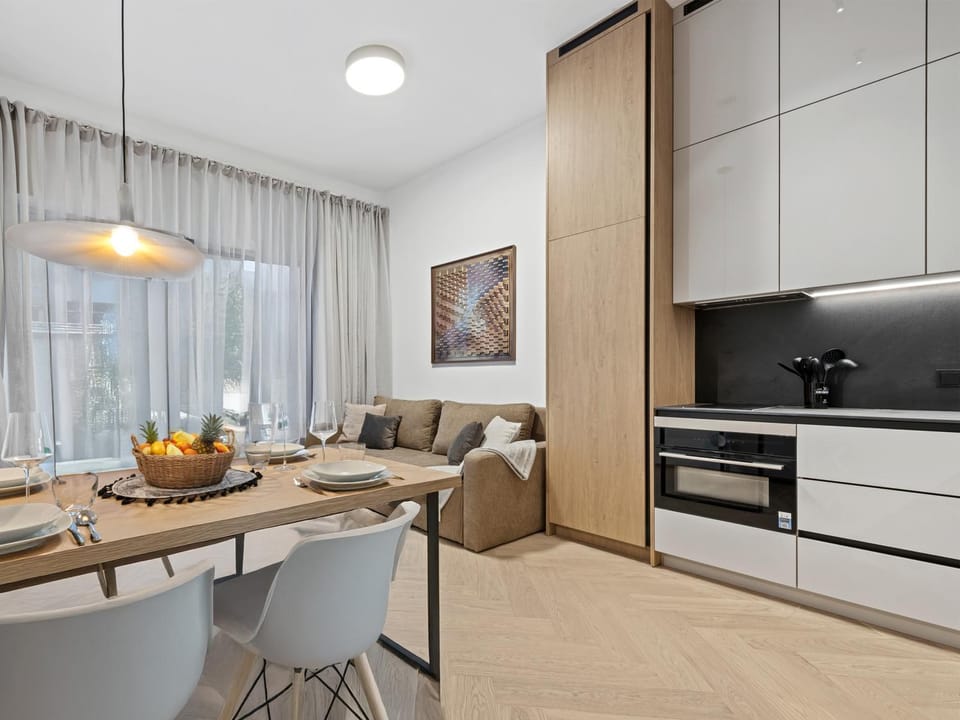 Kitchen or kitchenette, Living room, Seating area, Dining area, oven, stove