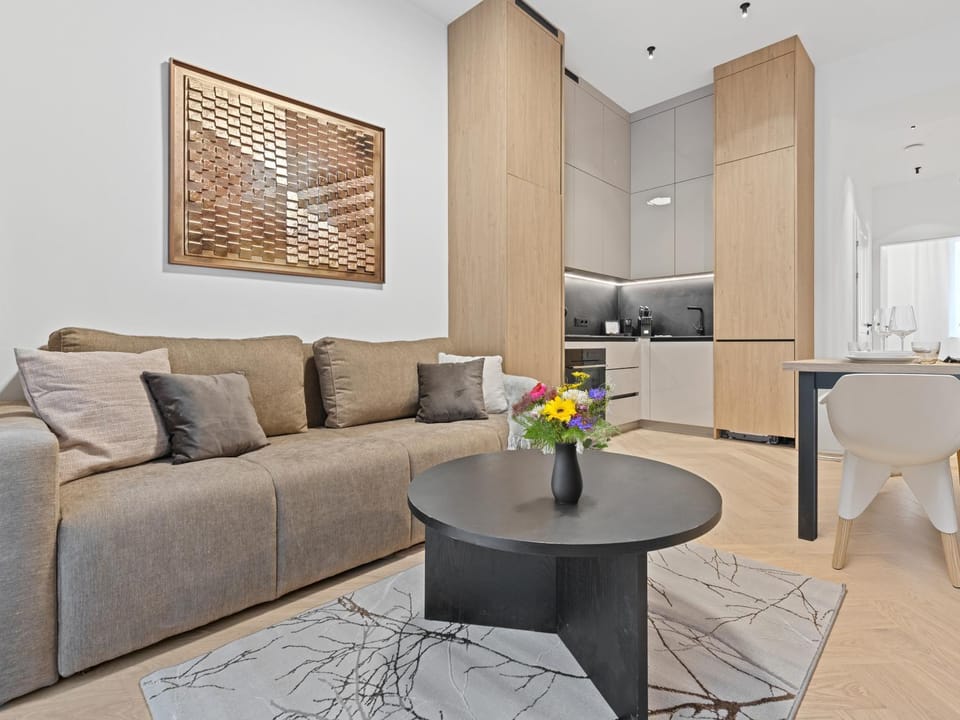 Kitchen or kitchenette, Living room, Seating area, Dining area, oven, stove