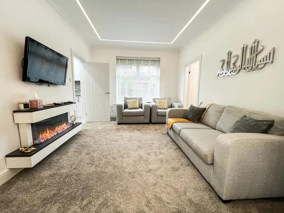 Communal lounge/ TV room