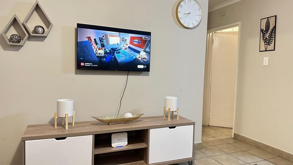TV and multimedia, Dining area