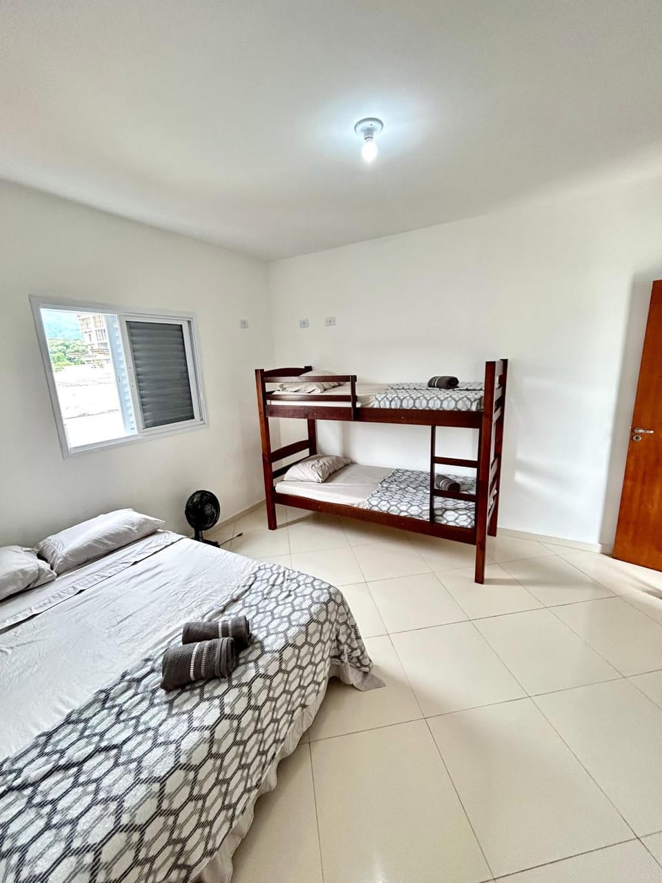 Bed, Photo of the whole room, Bedroom, bunk bed, towels