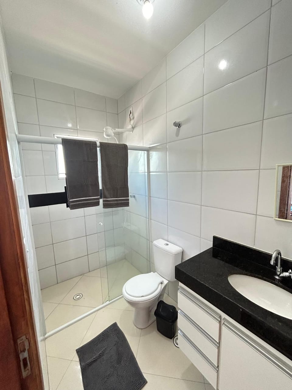 Shower, Toilet, Bathroom, towels