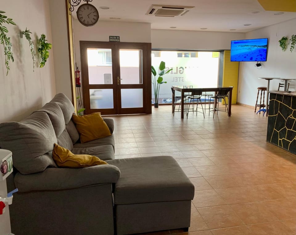 Communal lounge/ TV room, TV and multimedia, Living room, Lobby or reception, heating