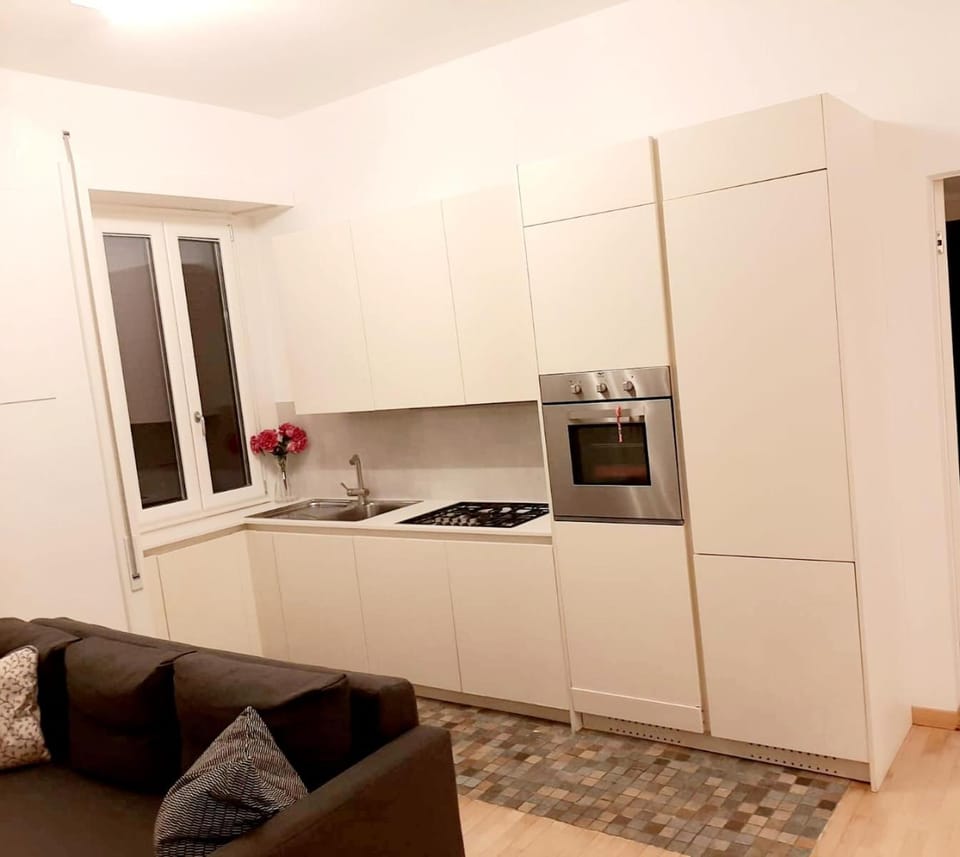 Kitchen or kitchenette, oven, stove