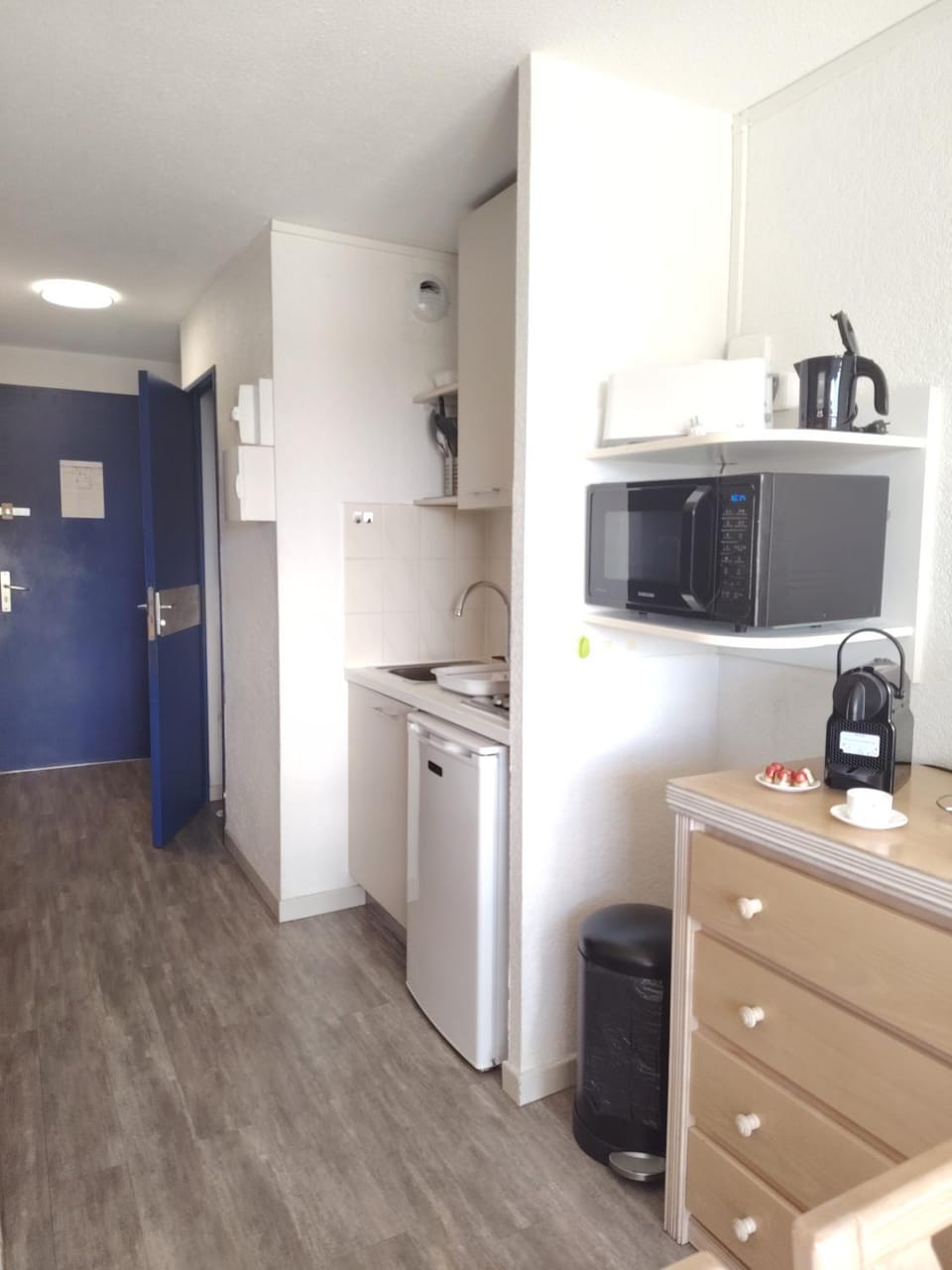 Kitchen or kitchenette, pet friendly, stove, toaster