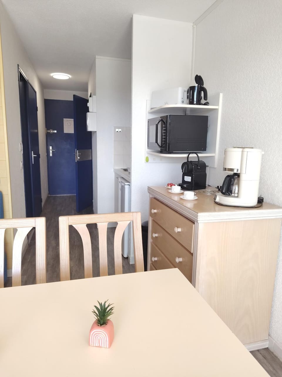 Coffee/tea facilities, Kitchen or kitchenette, Dining area, pet friendly, stove, toaster