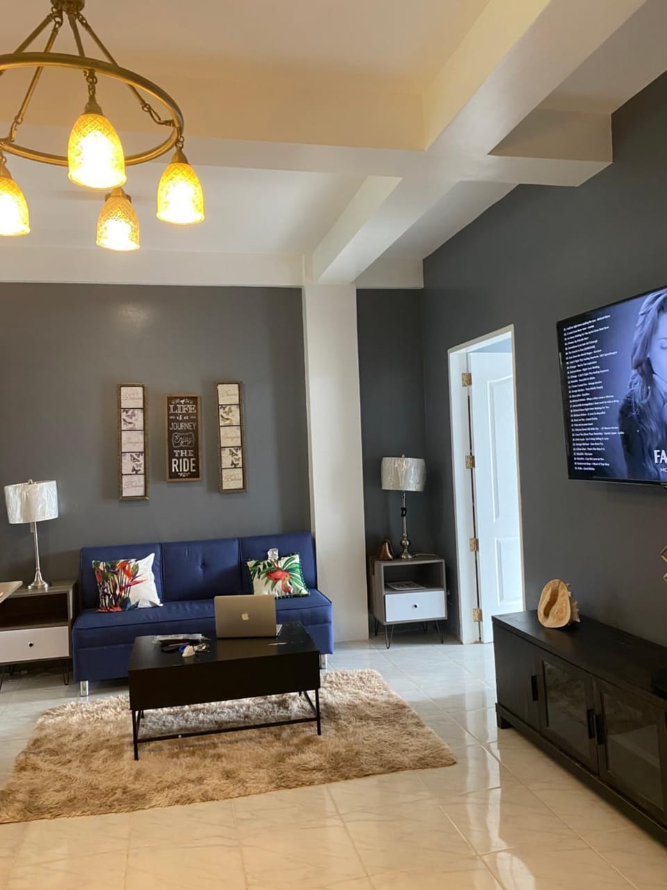 Dajon Apartments - Generator & Starlink Apartment in General Luna