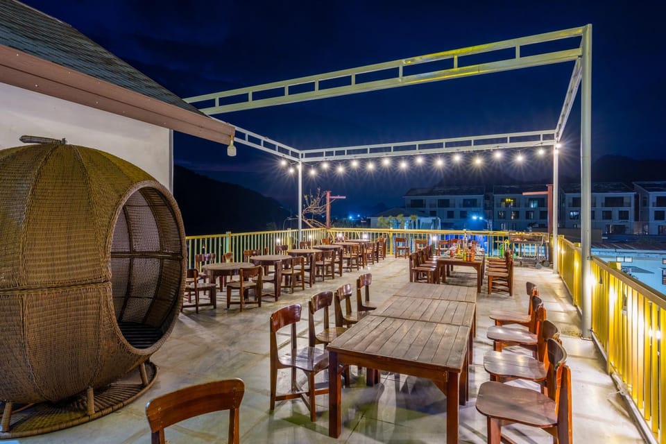 Restaurant/places to eat, Night, Banquet/Function facilities