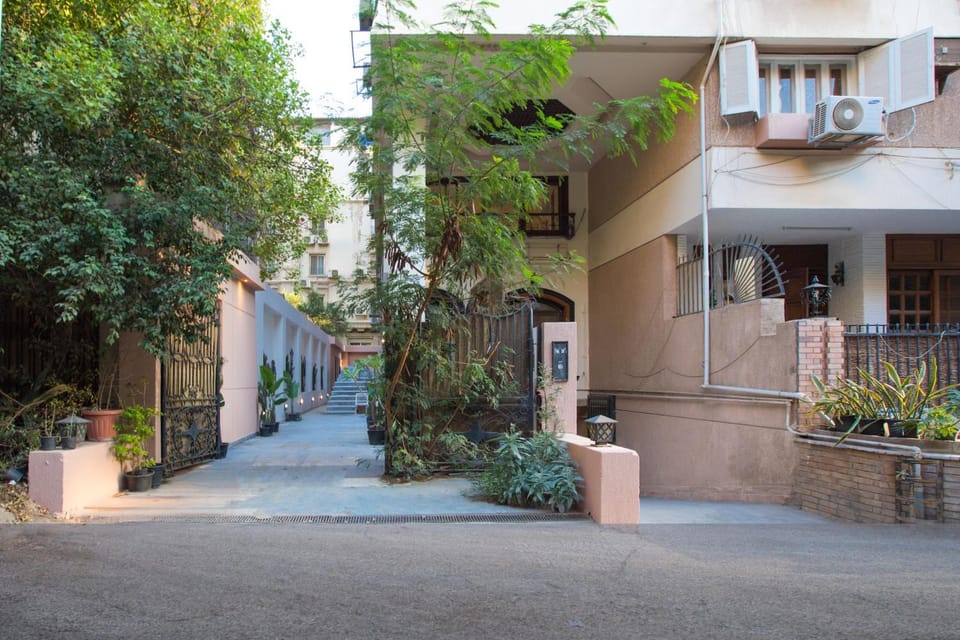 Property building, Garden, Balcony/Terrace, City view, Garden view, Street view, Quiet street view