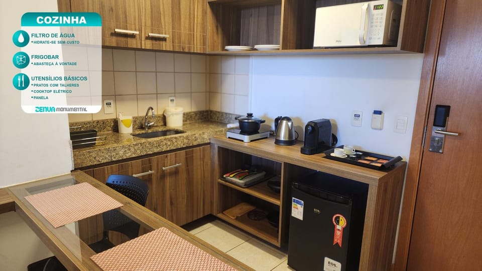 Coffee/tea facilities, Kitchen or kitchenette, Dining area, minibar, stove, toaster