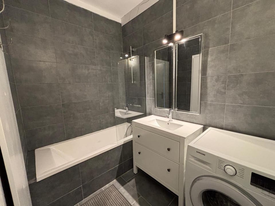 Bathroom, Bath, washing machine