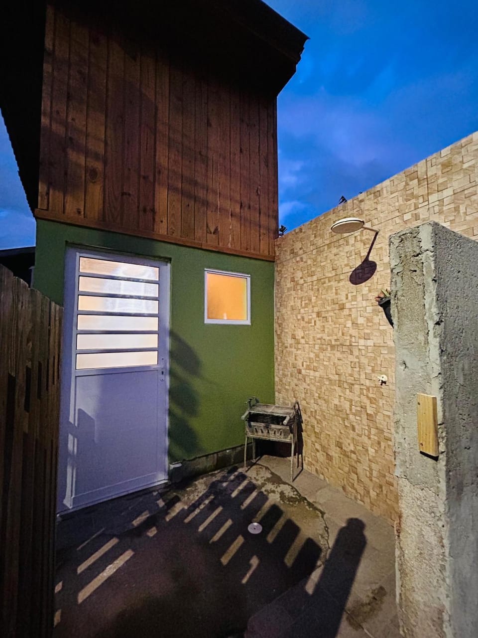 Shower, BBQ facilities