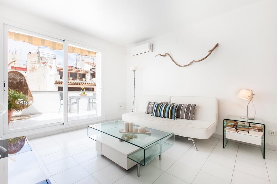 Patio, Living room