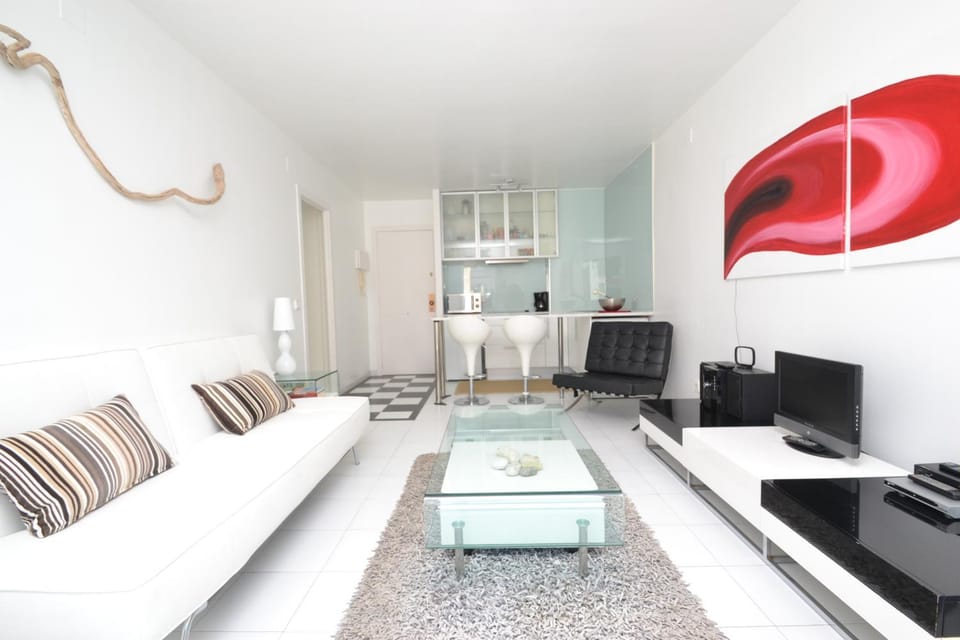 TV and multimedia, Kitchen or kitchenette, Seating area