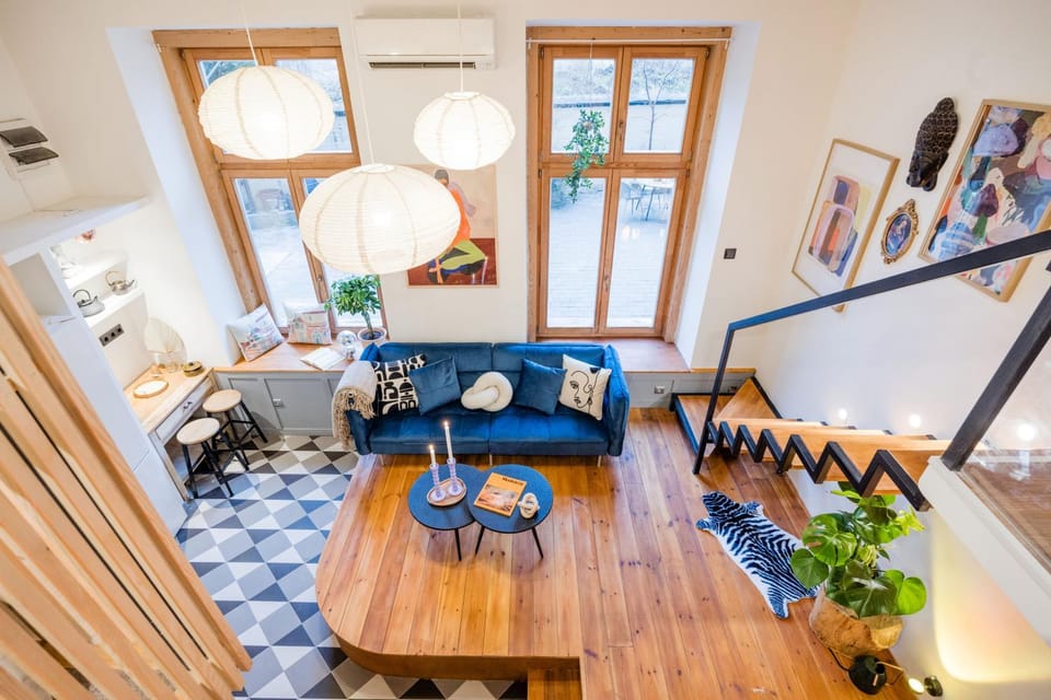 Spacious 5BR Retreat for 16 by Dohany Synagogue & Fashion St Apartment in Budapest