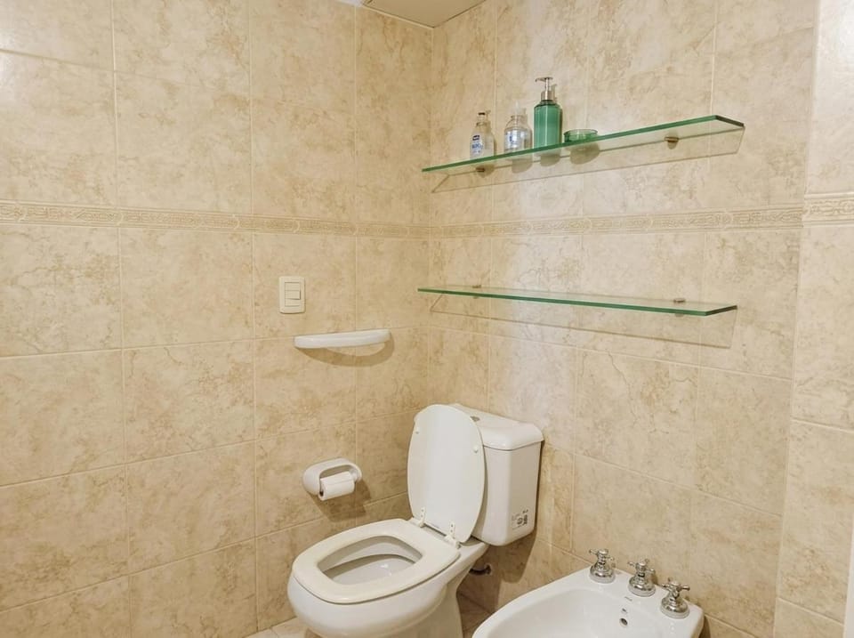 Shower, Toilet, Bathroom, bidet, towels