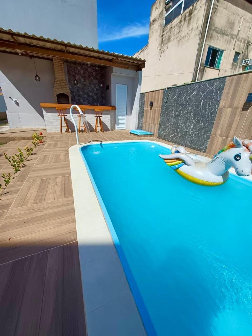 Casa 2 suítes e piscina em Rio das Ostras há poucos passos do Mar! House in State of Rio de Janeiro