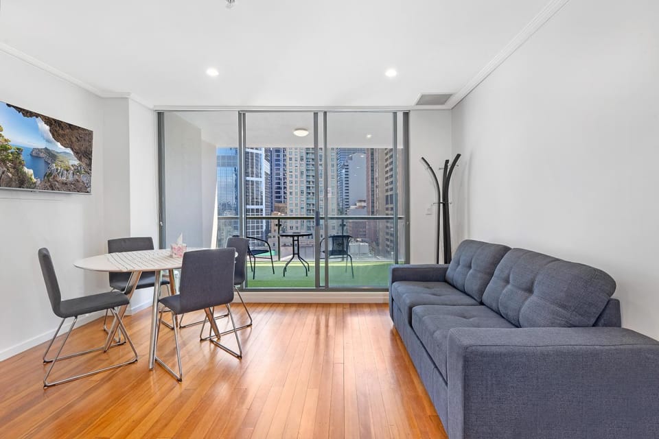 Sydney CBD Studio I City Views I Sleeps 4 People Apartment in Surry Hills
