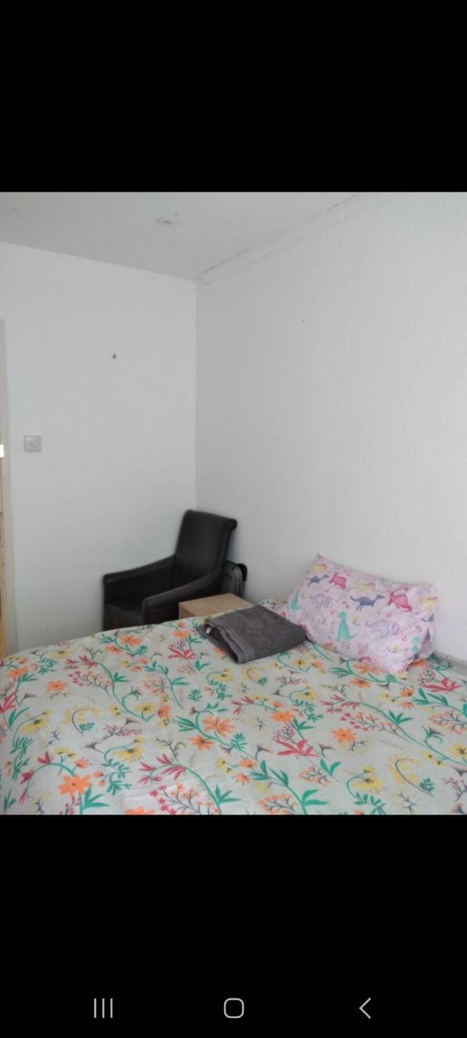Veggie single room NEC Vacation rental in Metropolitan Borough of Solihull