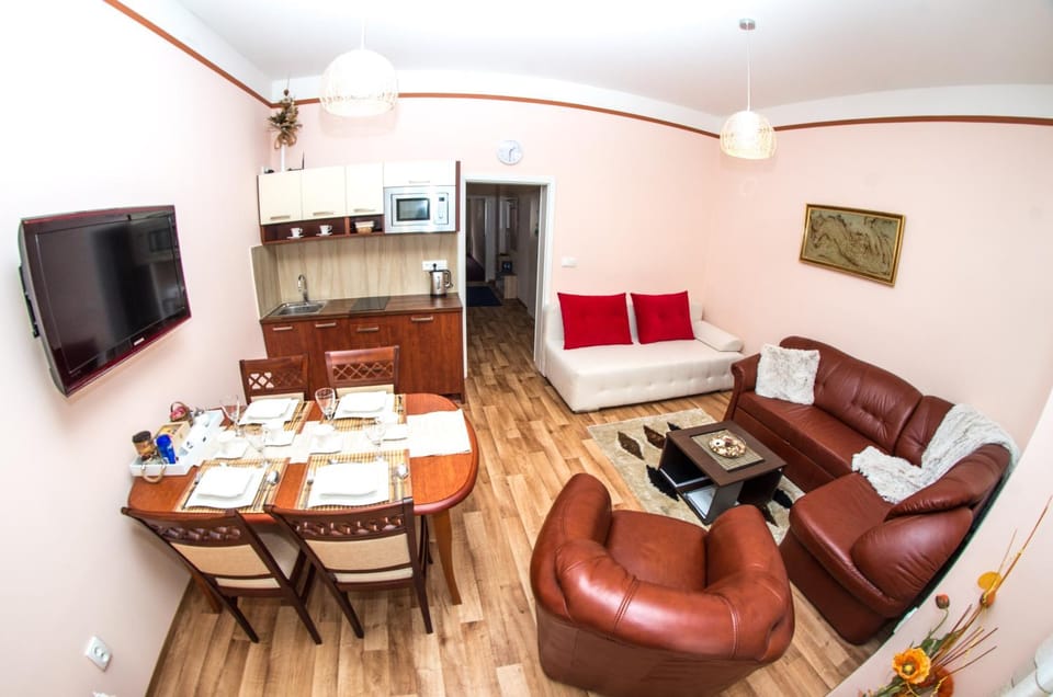 Seating area, Dining area