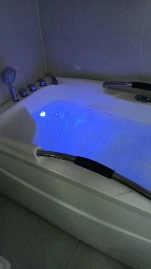 Hot Tub, Hot Tub