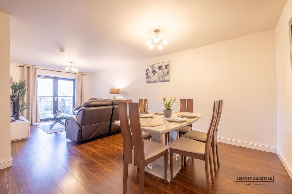 Belfast Quarters- Station St 1 Apartment in Belfast