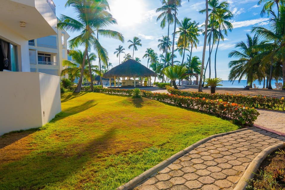 Natural landscape, Garden view, Sea view