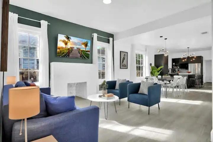 Miami Chateau Pool, Hottub and Parking House in Miami