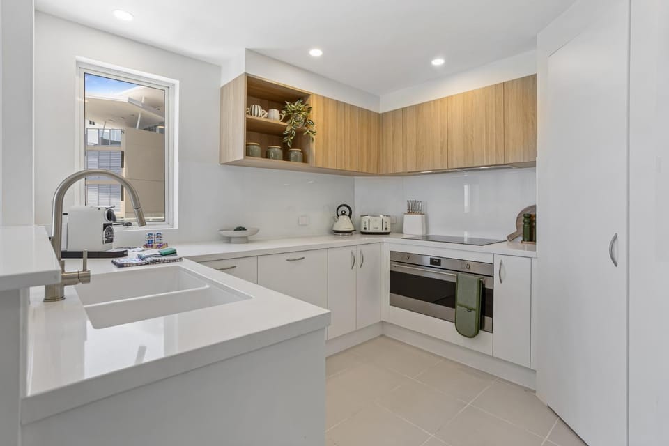 Stylish 3-Bed Apartment in Coastal Redcliffe Apartment in Brisbane