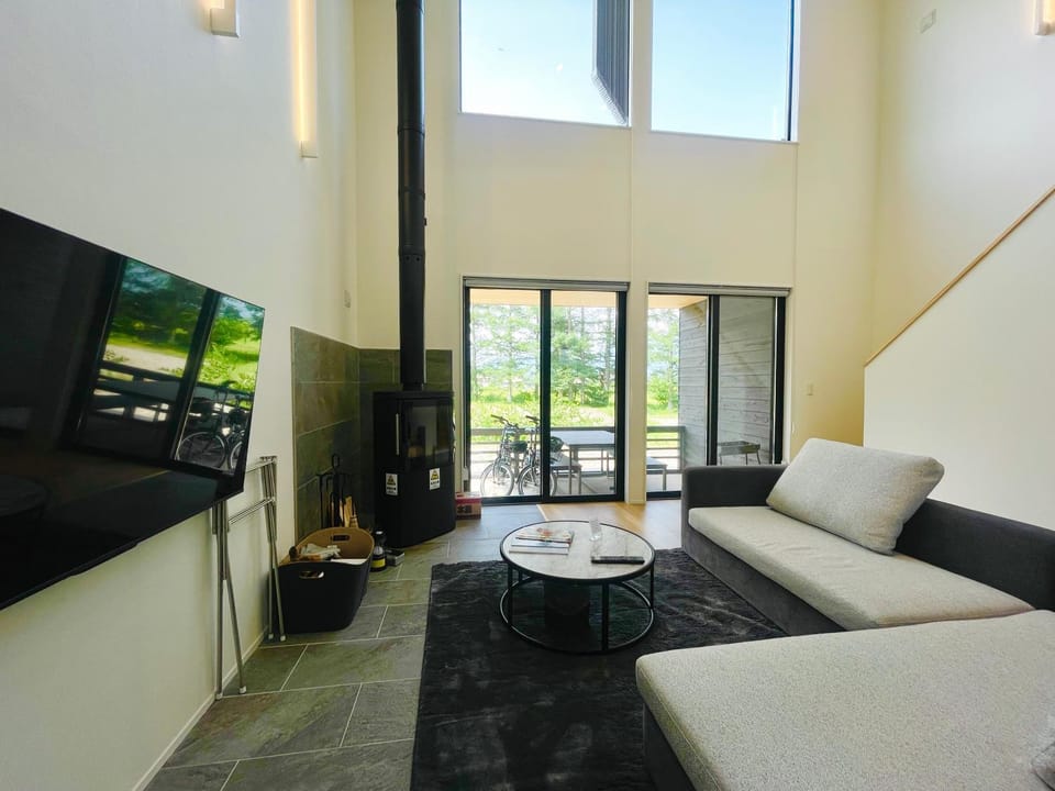 TV and multimedia, Living room, Seating area