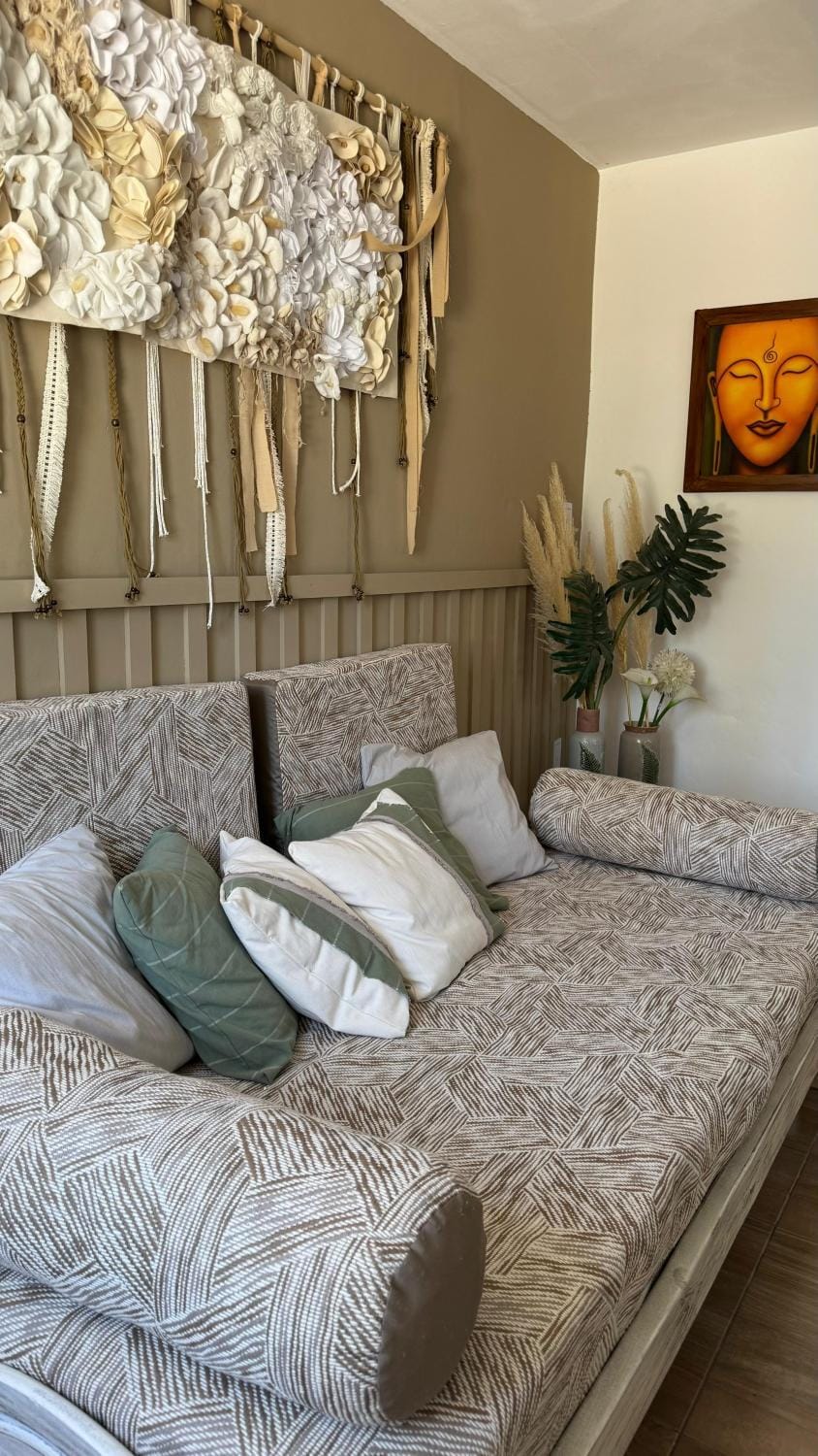 Bed, Living room