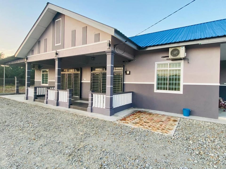 Property building, Day