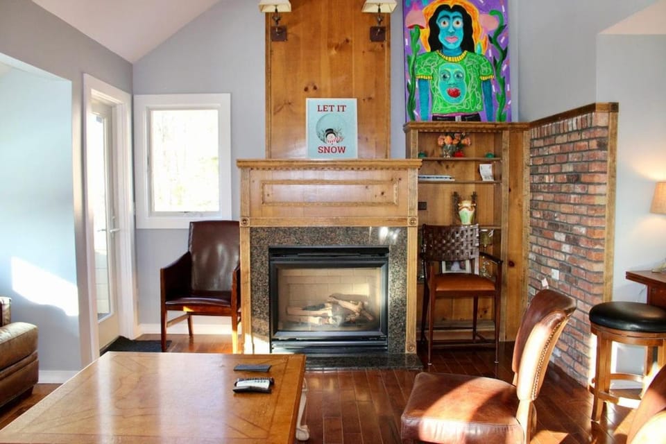 Living room, fireplace