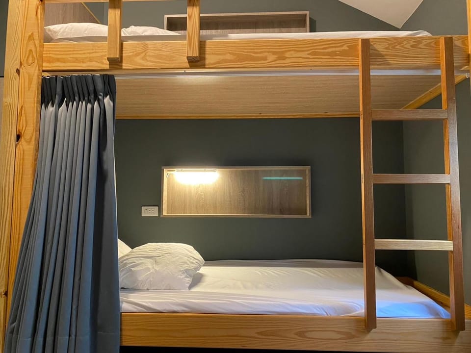 撒花咖啡民宿 Sakinu & Hanaku Cafe' Hostel Hostel in Kaohsiung