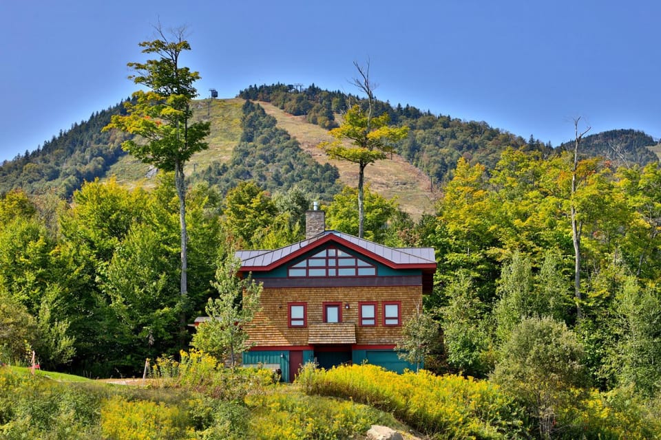 Property building, Spring, Day, Natural landscape, Mountain view