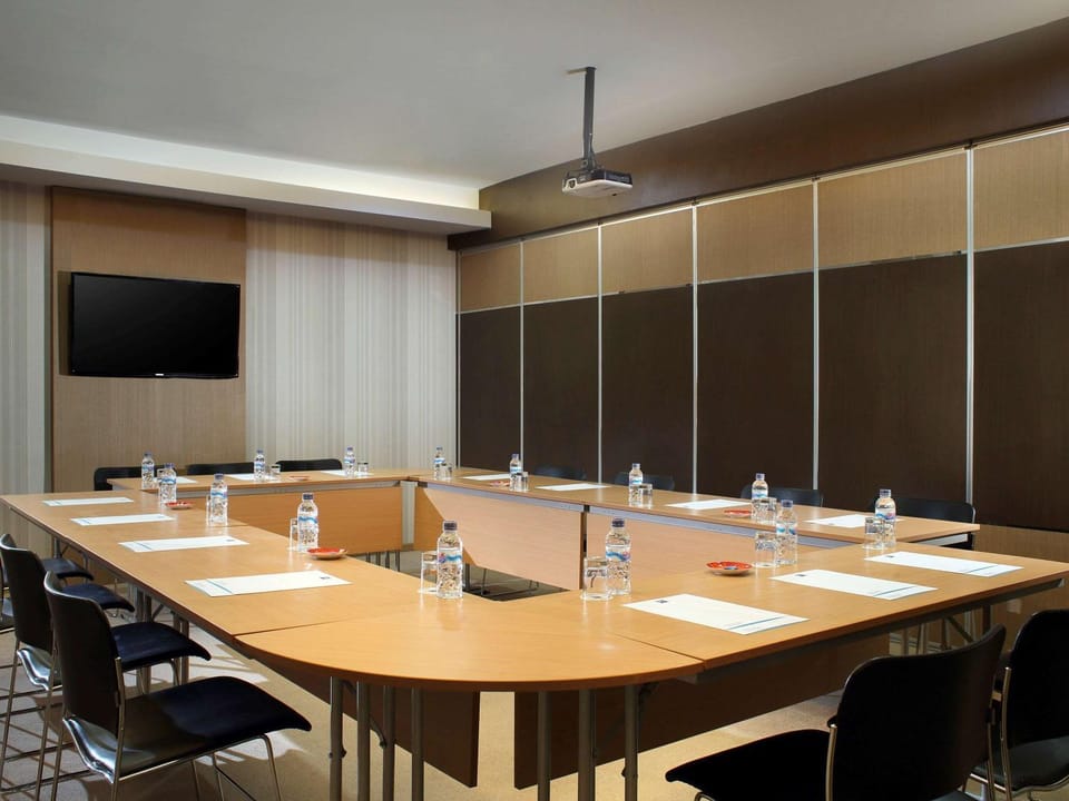 Meeting/conference room