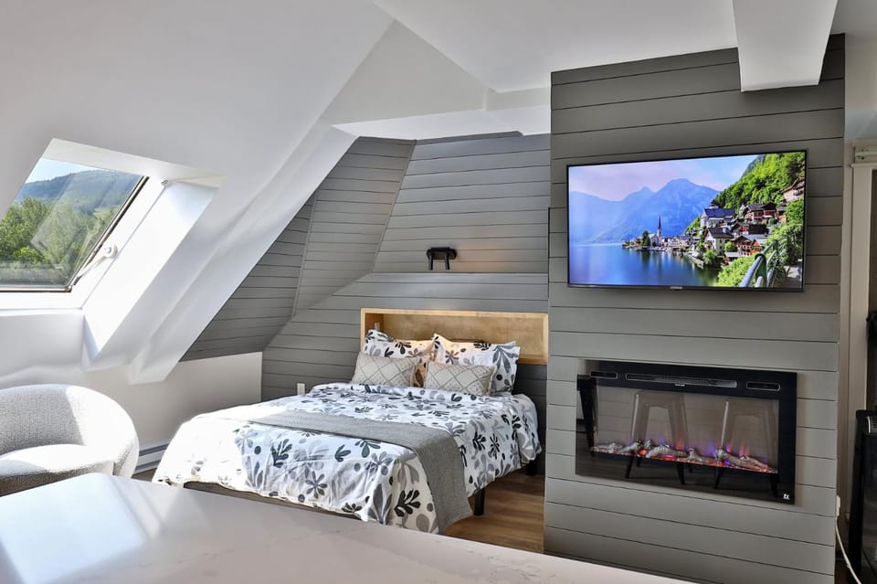 Bed, fireplace