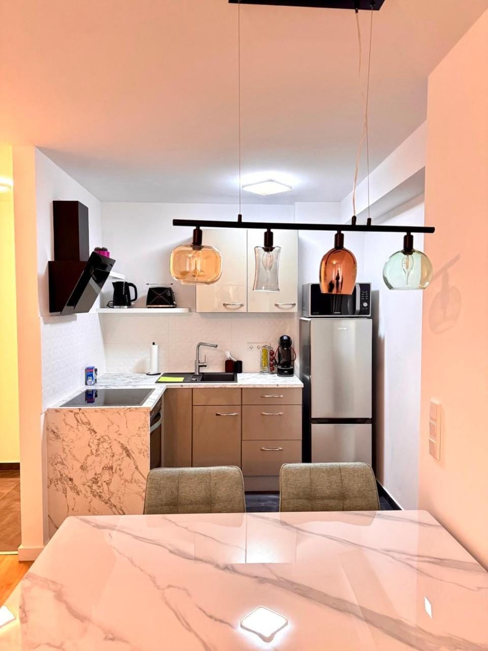 Kitchen or kitchenette, Seating area