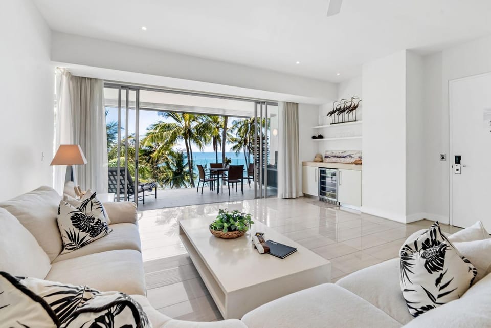 View (from property/room), Balcony/Terrace, Living room, Seating area
