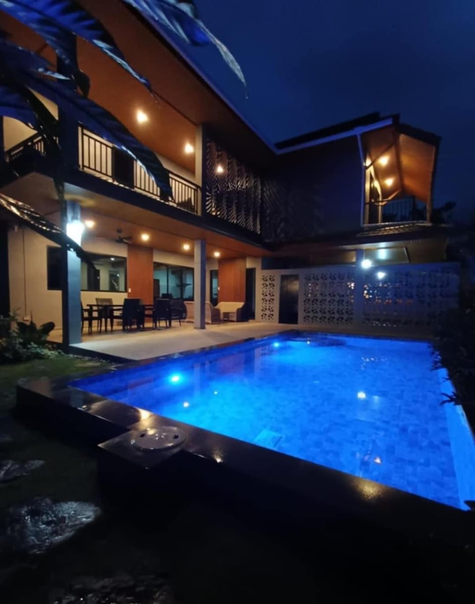 Property building, Swimming pool