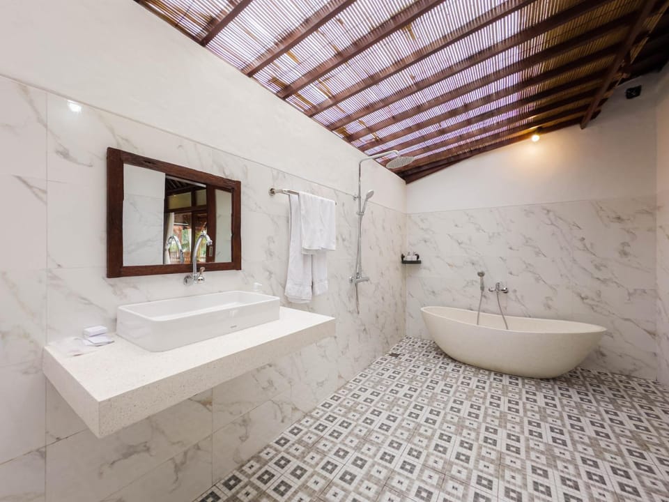 Bathroom, Bath