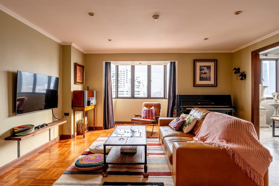 Communal lounge/ TV room, TV and multimedia, Living room, Seating area, Evening entertainment