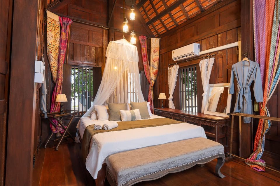 Bed, Photo of the whole room, Bedroom, towels, wardrobe