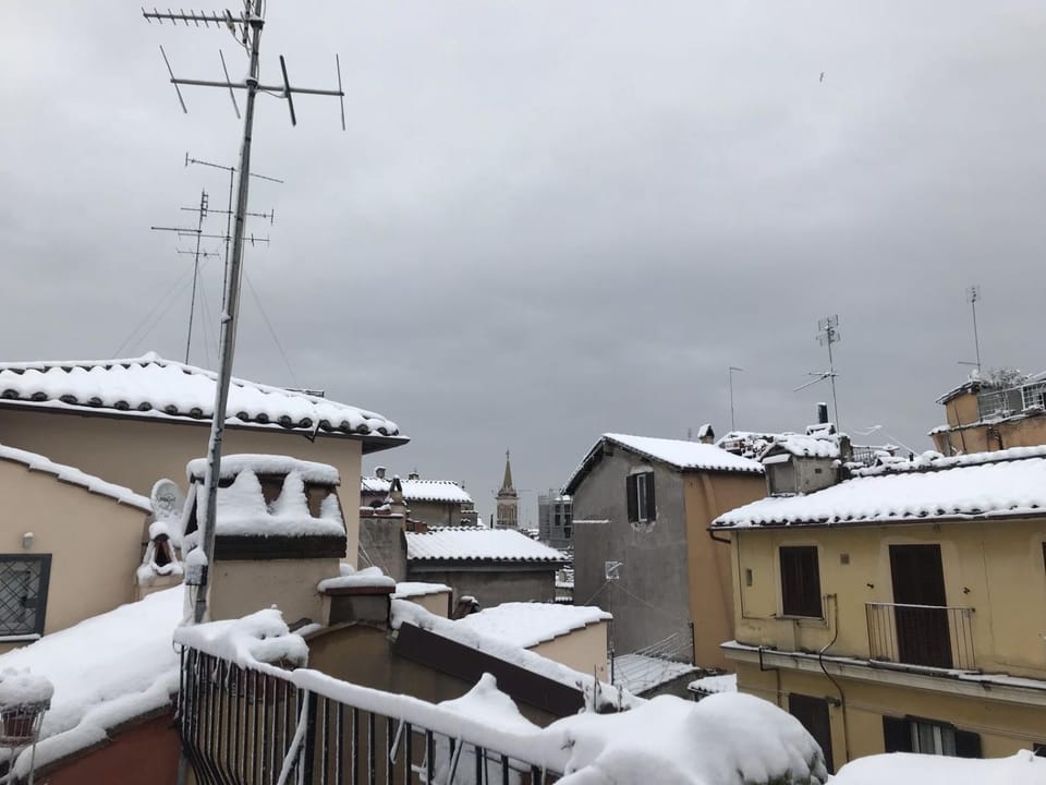 Nido tra le cupole, terrazza panoramica, Wi-Fi , AC Apartment in Rome