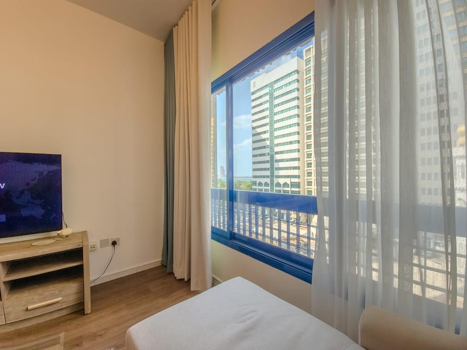 NA 403 Abu Dhabi Beach Cozy 1BR Apartment in Abu Dhabi