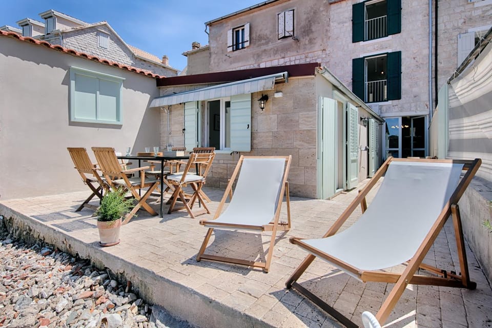 Beachfront House Kut House in Vis