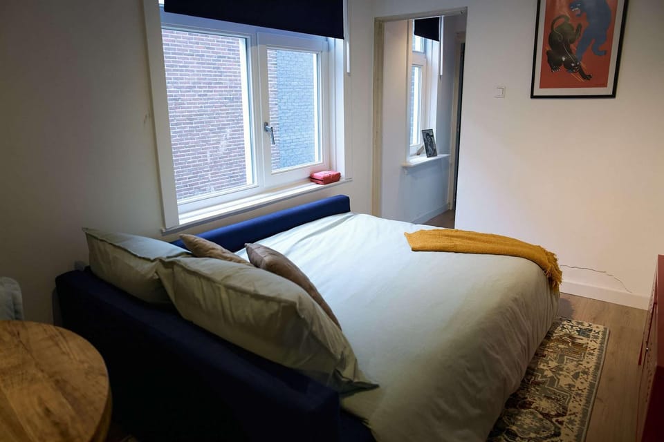 Bed, Living room