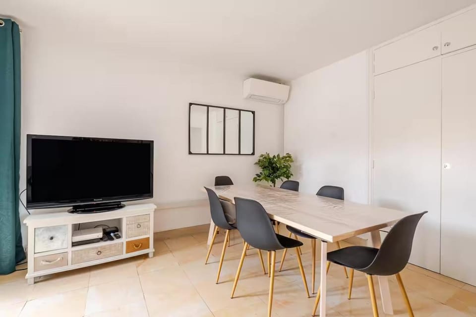 Aux Arènes, 30m des Arènes, Balcon, Clim Apartment in Nimes