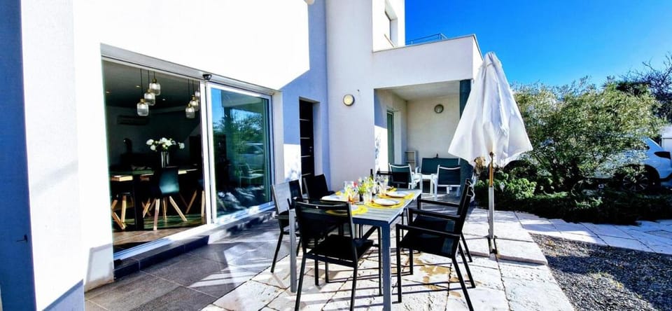 LA CATALANE, Villa Contemporaine en Bord de Mer et Climatisée Bed and Breakfast in Occitanie