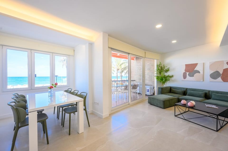 Natural landscape, Living room, Seating area, Dining area, Sea view, internet, internet, air conditioner, air conditioner